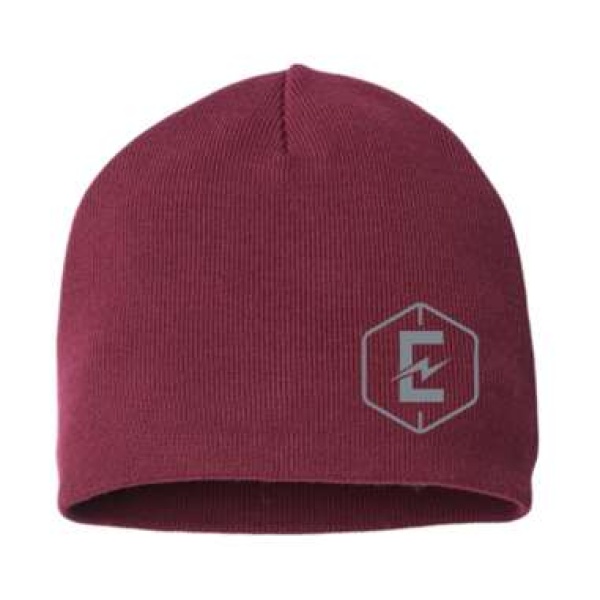 A maroon beanie with the letter e on it.